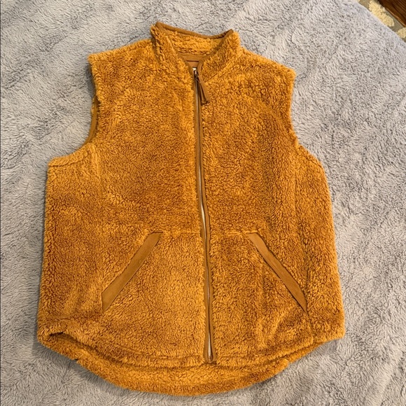 Legendary Whitetails Jackets & Blazers - Legendary Whitetails Women's Golden Brown Fleece Vest